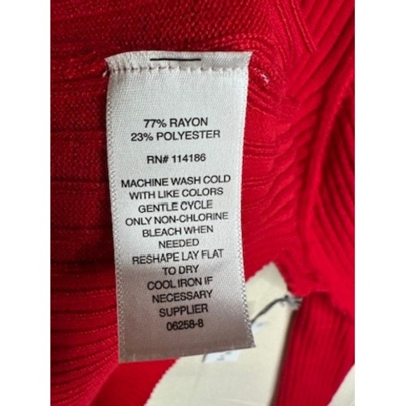 NWT Liz Claiborne Sweater Womens Red Cabaret Button Cuff Ribbed Pullover‎ Sz 2X - Picture 9 of 9